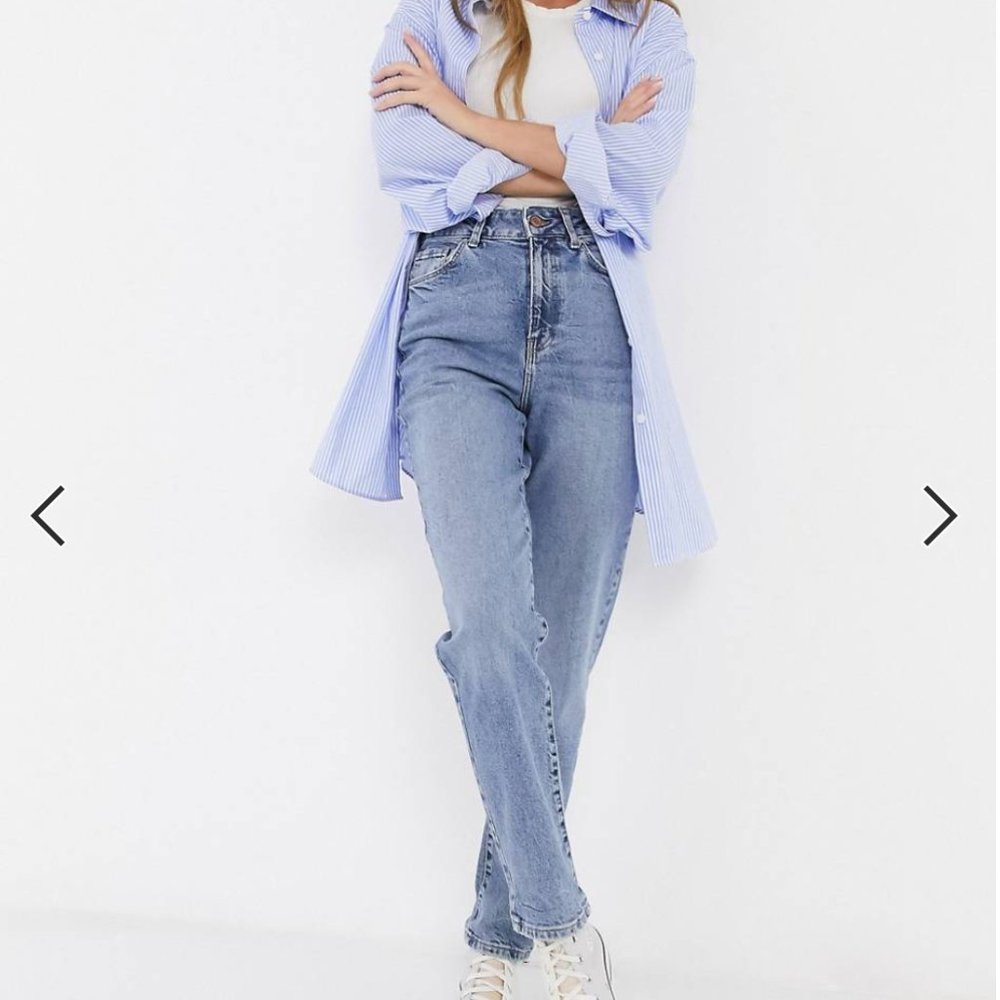 New Look waist enhance mom jeans in mid blue